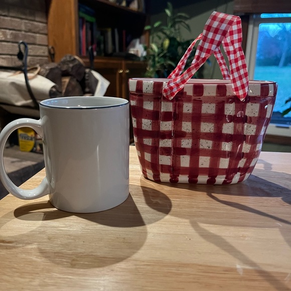 Santa coffee mug and Santa ceramic dish use for candy or other items. - Picture 2 of 2